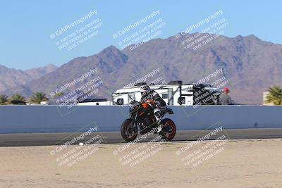 media/Nov-06-2023-Moto Forza (Mon) [[ce023d0744]]/4-Beginner Group/Session 4 (Finish Line Checker)/